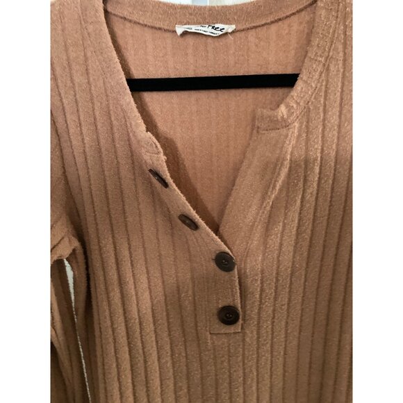 FREE PEOPLE Women’s Boho Long Sleeve Ribbed Henley Top Clay Large  EUC - Picture 4 of 6